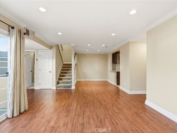 19208 Hamlin Street 5, Reseda CA 91335