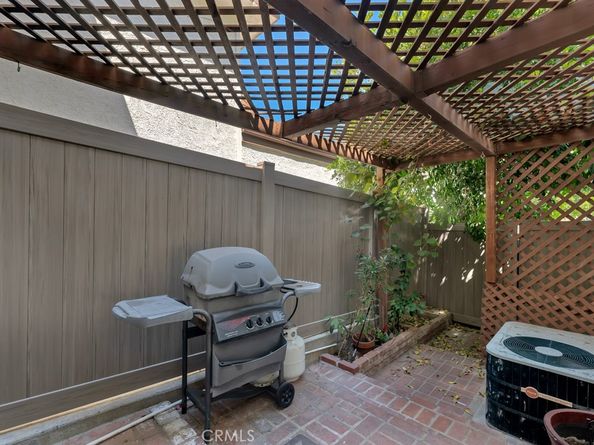 10121 Larwin Avenue 3, Chatsworth CA 91311