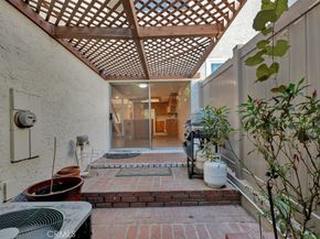 10121 Larwin Avenue 3, Chatsworth CA 91311