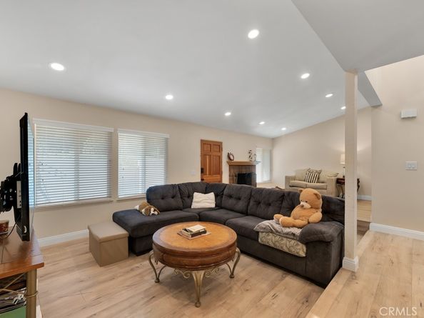 10121 Larwin Avenue 3, Chatsworth CA 91311