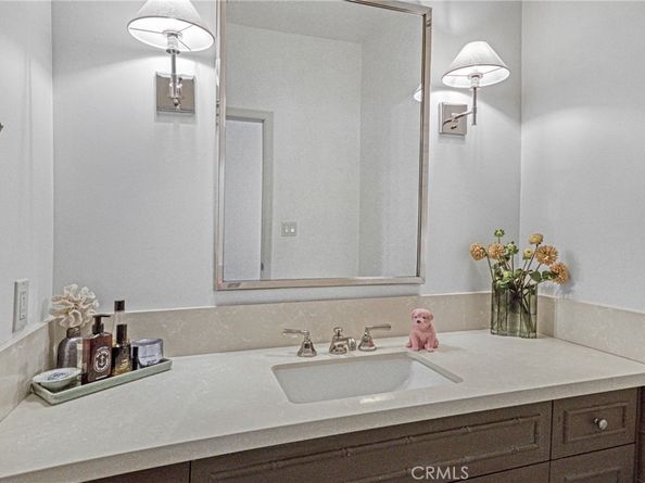 1300 Daily Cir., Glendale CA 91208