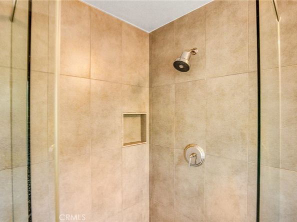 1300 Daily Cir., Glendale CA 91208