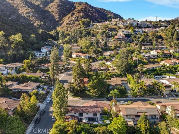 1300 Daily Cir., Glendale CA 91208