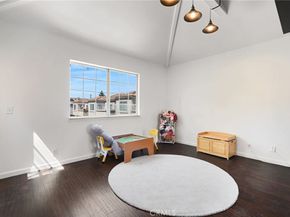 9400 1/2 Noble Avenue, North Hills CA 91343