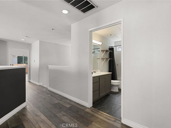 9400 1/2 Noble Avenue, North Hills CA 91343