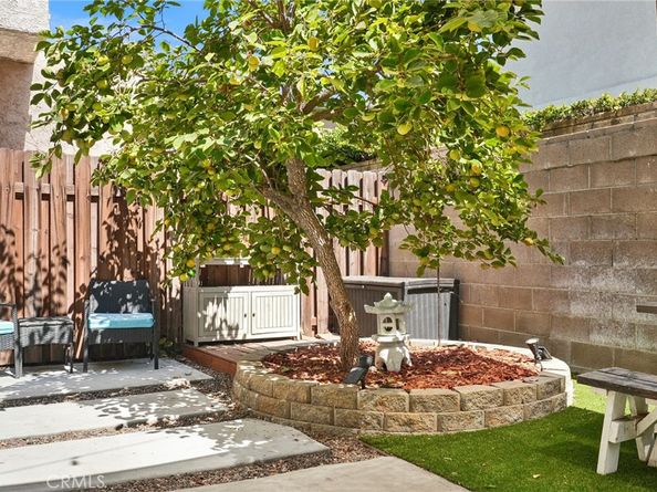 9400 1/2 Noble Avenue, North Hills CA 91343