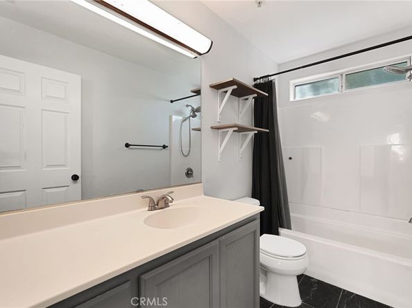 9400 1/2 Noble Avenue, North Hills CA 91343