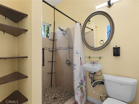 9400 1/2 Noble Avenue, North Hills CA 91343