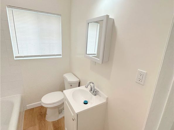 1528 N Alexandria, Los Angeles CA 90027