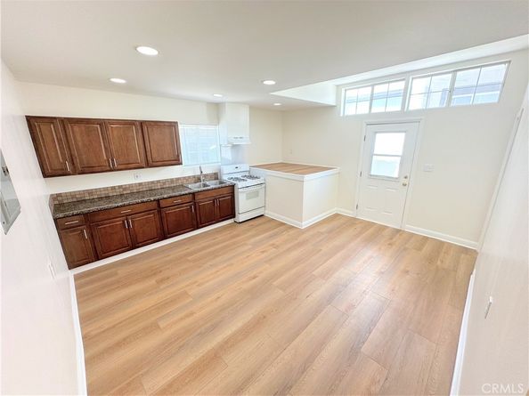 1528 N Alexandria, Los Angeles CA 90027