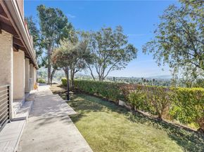 7757 Via Rosa Maria, Burbank CA 91504