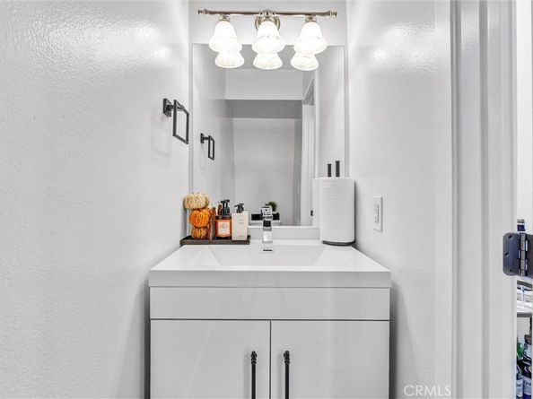 7757 Via Rosa Maria, Burbank CA 91504