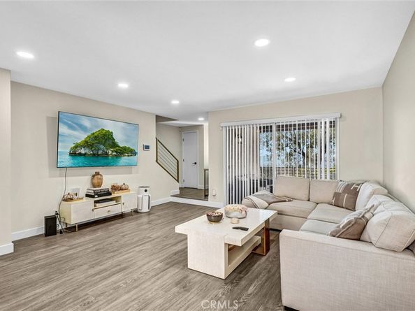 7757 Via Rosa Maria, Burbank CA 91504