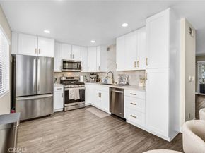 7757 Via Rosa Maria, Burbank CA 91504