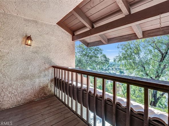 7757 Via Rosa Maria, Burbank CA 91504