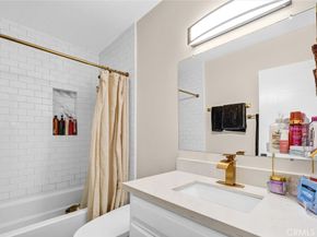 7757 Via Rosa Maria, Burbank CA 91504