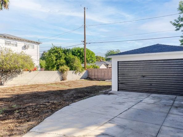 1736 N Niagara Street, Burbank CA 91505