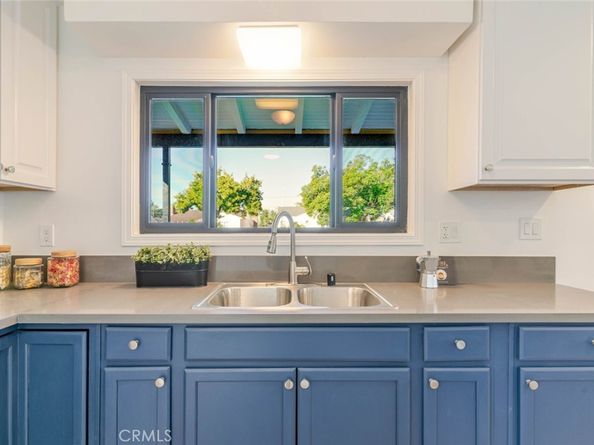 1736 N Niagara Street, Burbank CA 91505