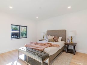 1736 N Niagara Street, Burbank CA 91505