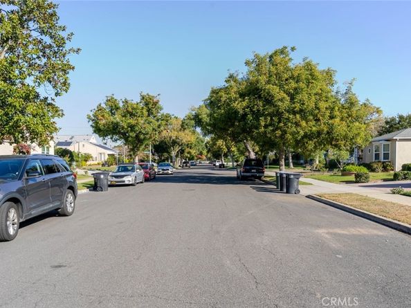 1736 N Niagara Street, Burbank CA 91505