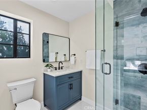 1807 10th 4, Santa Monica CA 90404