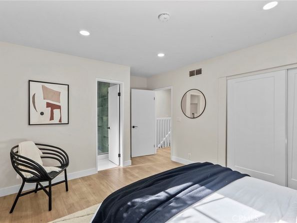 1807 10th 4, Santa Monica CA 90404