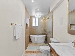 1807 10th 4, Santa Monica CA 90404