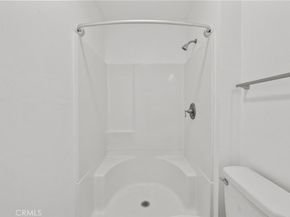 18555 Collins Street C18, Tarzana CA 91356