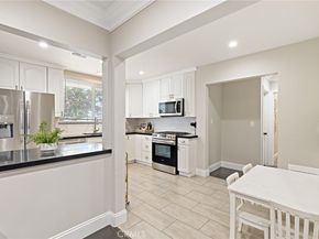 19438 Calvert Street, Tarzana CA 91335