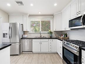 19438 Calvert Street, Tarzana CA 91335