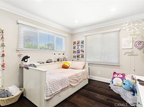 19438 Calvert Street, Tarzana CA 91335