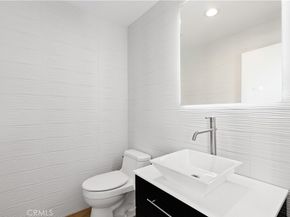2746 Rinconia Drive, Los Angeles CA 90068