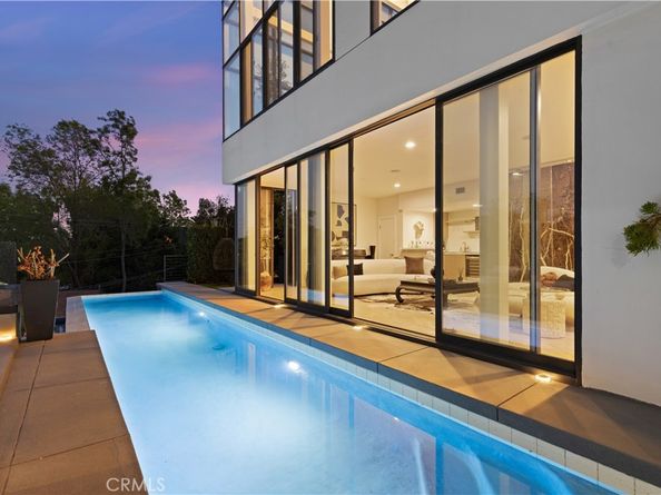 2746 Rinconia Drive, Los Angeles CA 90068