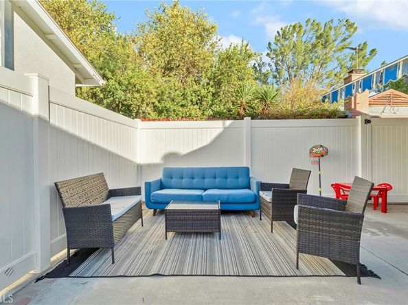 22137 Gault Street, Canoga Park CA 91303