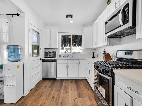 22137 Gault Street, Canoga Park CA 91303