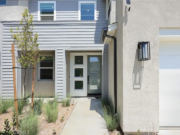 15842 Caterpillar Drive, Fontana CA 92336