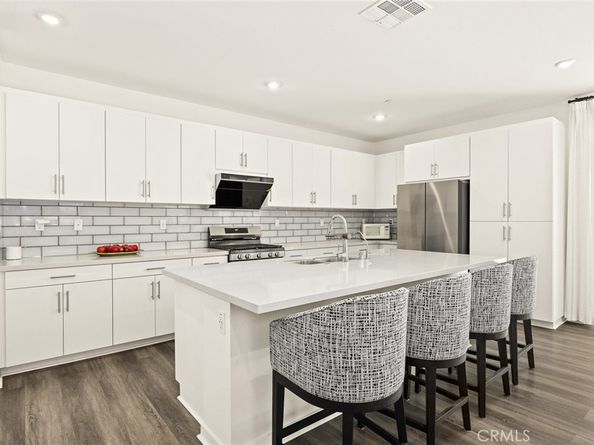 15842 Caterpillar Drive, Fontana CA 92336