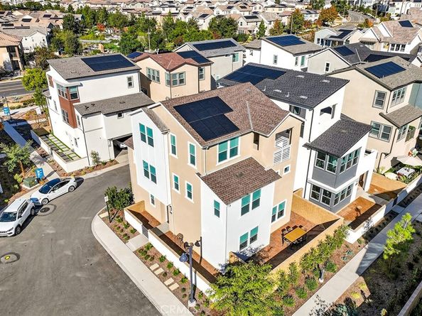 418 Lobata, Irvine CA 92618