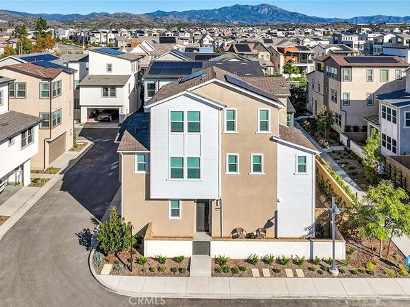 418 Lobata, Irvine CA 92618