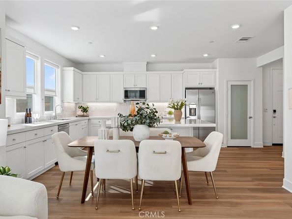 418 Lobata, Irvine CA 92618