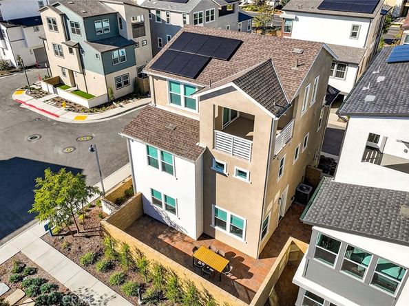 418 Lobata, Irvine CA 92618