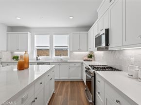 418 Lobata, Irvine CA 92618