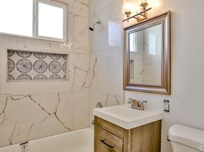 1877 S Cloverdale Avenue, Los Angeles CA 90019
