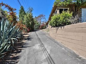 1877 S Cloverdale Avenue, Los Angeles CA 90019