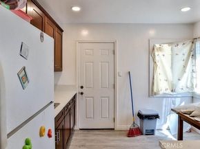 1877 S Cloverdale Avenue, Los Angeles CA 90019