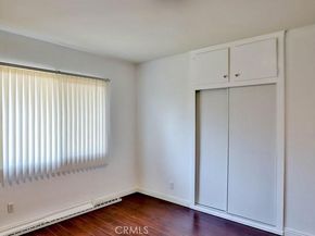 1877 S Cloverdale Avenue, Los Angeles CA 90019