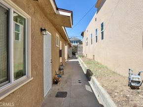 1877 S Cloverdale Avenue, Los Angeles CA 90019