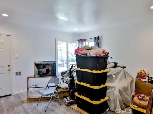 1877 S Cloverdale Avenue, Los Angeles CA 90019