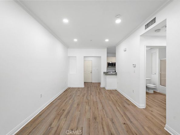 3131 Watermarke Place, Irvine CA 92612