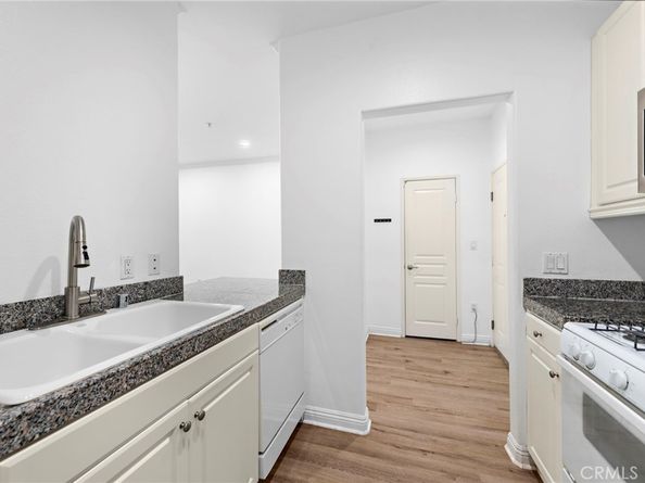 3131 Watermarke Place, Irvine CA 92612